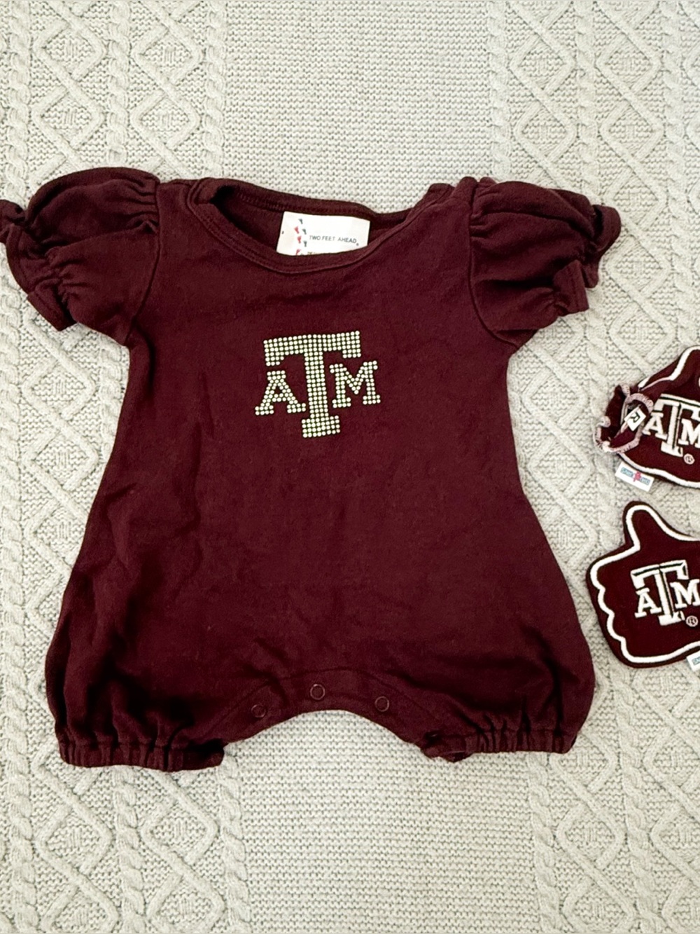 Texas A&M University Aggie Newborn Maroon One-Piece Romper & Gig ‘Em FanMitts
